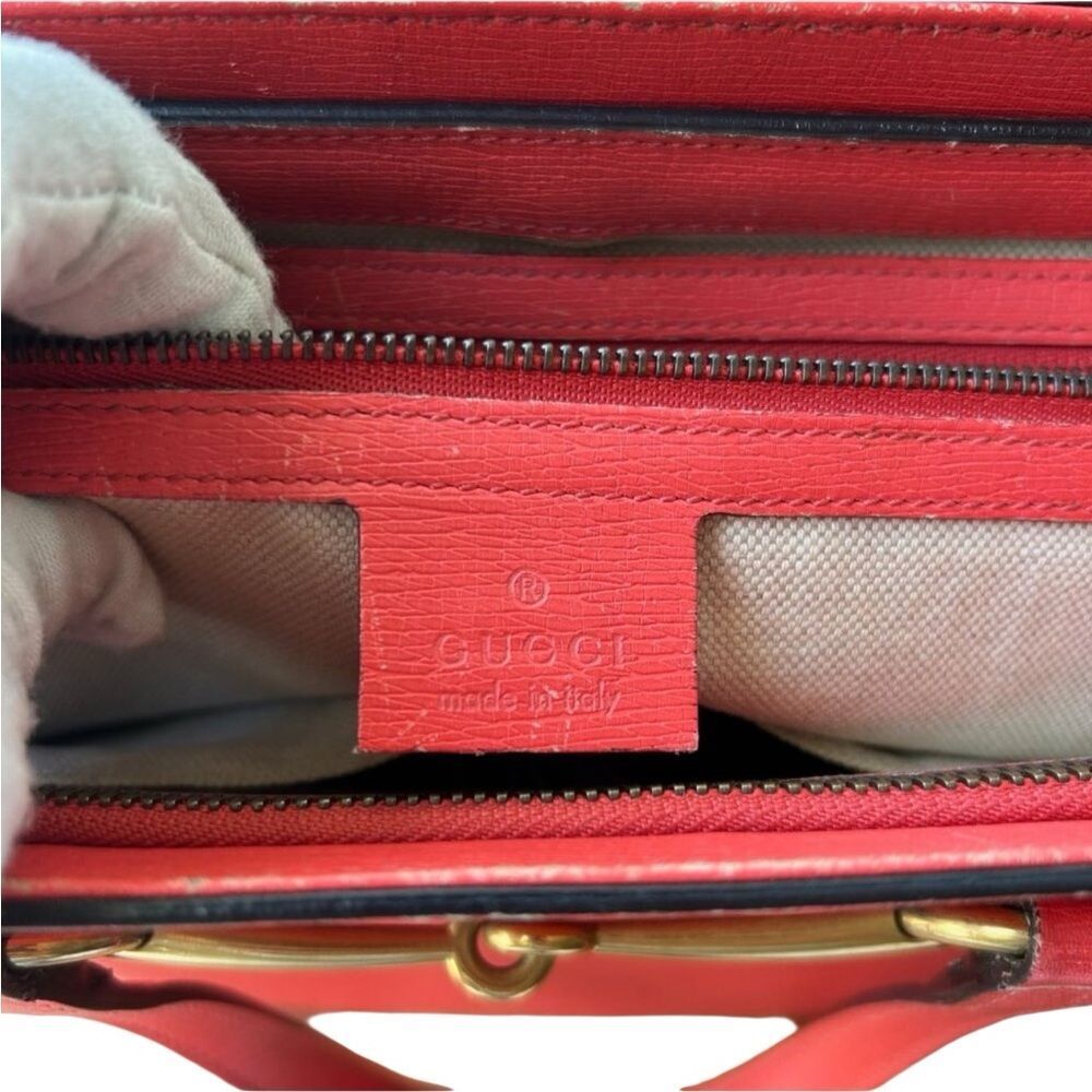 Gucci Red Shoulder Bag with Gold horsebit Hardware - Picture 4 of 15